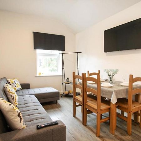 Spacious 2 Bedroom Apartments - 5 Mins From Qmc, Universities And City Centre! Nottingham Zewnętrze zdjęcie