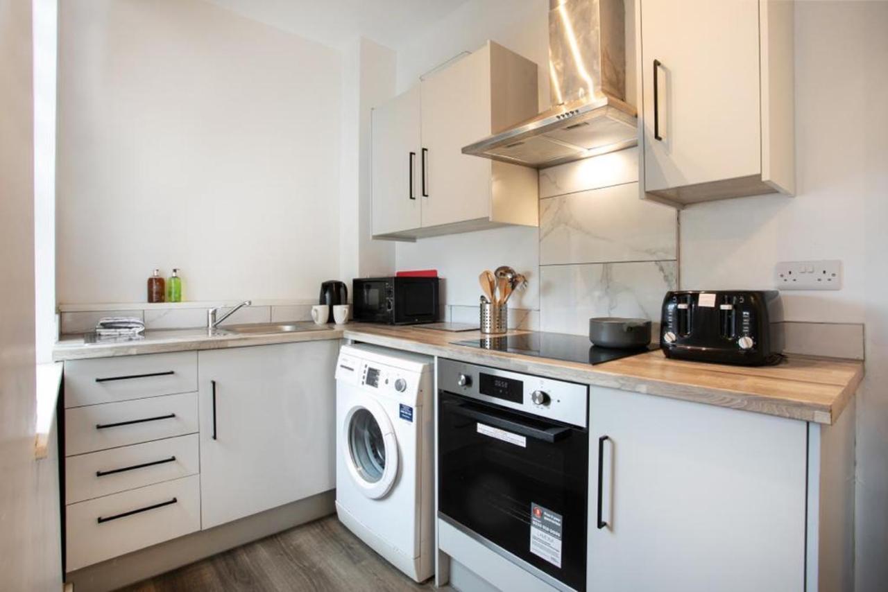 Spacious 2 Bedroom Apartments - 5 Mins From Qmc, Universities And City Centre! Nottingham Zewnętrze zdjęcie